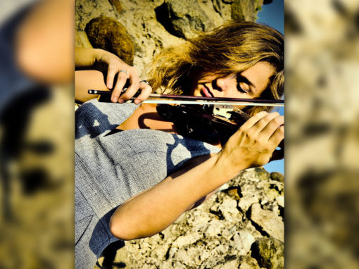 Play Music Swiss – Violinist EN