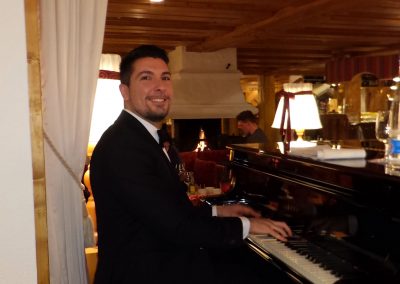 Play Music Swiss – Pianist 5 EN
